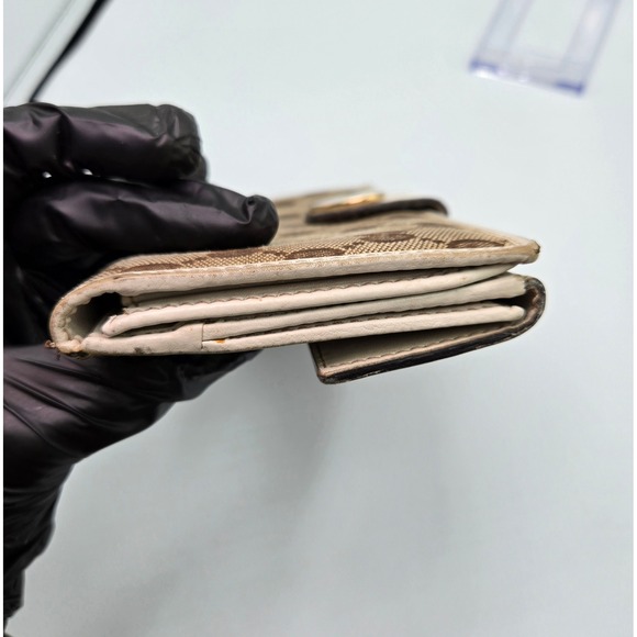 Gucci GG Canvas Heart Clasp Bifold Wallet Beige Brown‎ Designer Women's - Picture 8 of 12